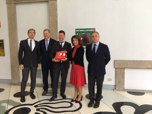 Defibrillatore alle Stelline luogo "cardio protetto"