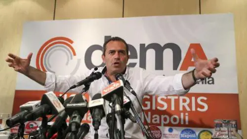 De Magistris, ammucchiata a sinistra per le Europee