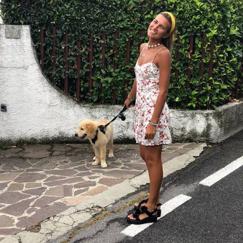 Lady Caldara incanta sui social: le foto della fidanzata del difensore del Milan