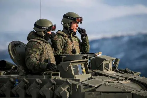 Sale la tensione fra Russia e Nato. Lavrov: "Adesso risponderemo"