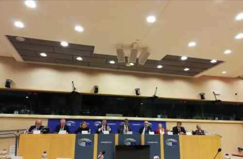 Ora la Meloni porta FdI nel gruppo Ue guidato dai polacchi di Visegrad