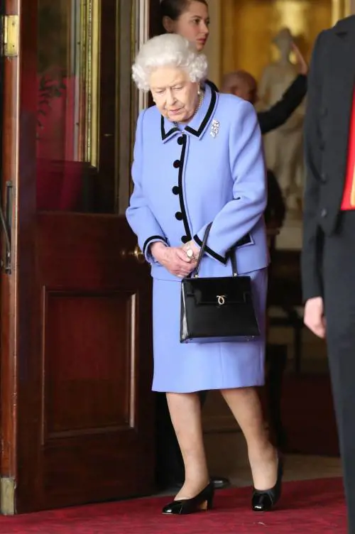 La Regina Elisabetta teme Carlo come sovrano