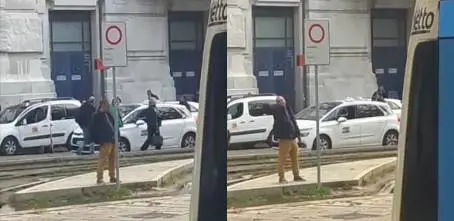 Milano, ennesima oscenità: immigrato fa i bisogni all'uscita della Stazione Centrale
