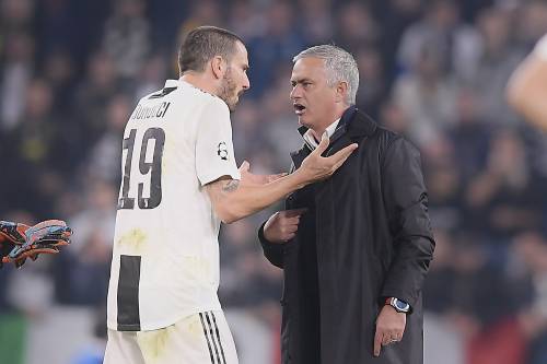 Mourinho provoca, in Inghilterra lo criticano. Tifosi scatenati sui social