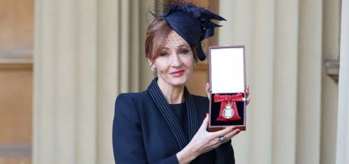 J.K. Rowling porta in tribunale la sua ex assistente: aveva rubato 24 mila sterline