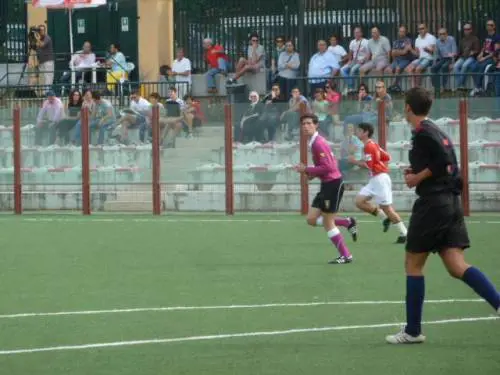 Arbitro pestato a fine partita: lo salva ex capo ultrà della Lazio