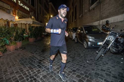 Salvini fa jogging prima del Cdm: ​"Chi si ferma è perduto"