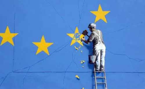 L'ultima idea per l'Ue: 4 nuove tasse per pagare l'accoglienza ai migranti