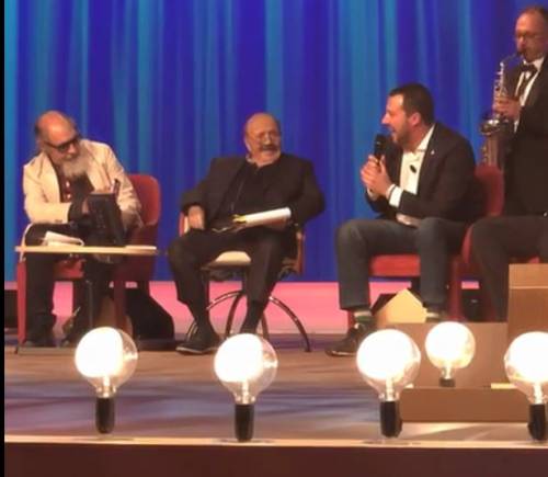 Maurizio Costanzo Show: scoppia la pace tra Salvini e Mahmood