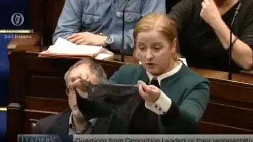 "Vittima con il tanga": stupratore assolto Irlanda, scoppia la protesta delle mutande