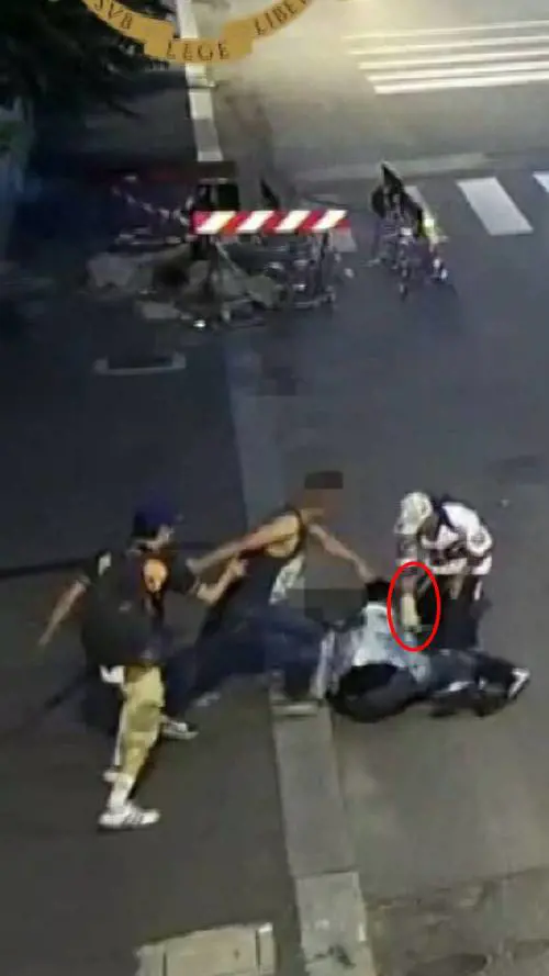 Vendetta della "pandilla" accoltellato per lo sgarro