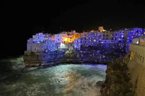 Vuoi vedere le luminarie natalizie? Paghi 5 euro