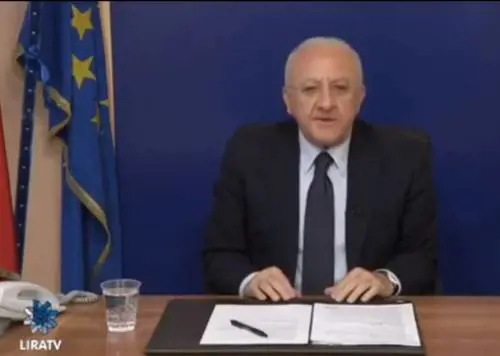 Neonati morti a Brescia, De Luca: "Non sono tre formiche". La Lega: "Parole vergognose"