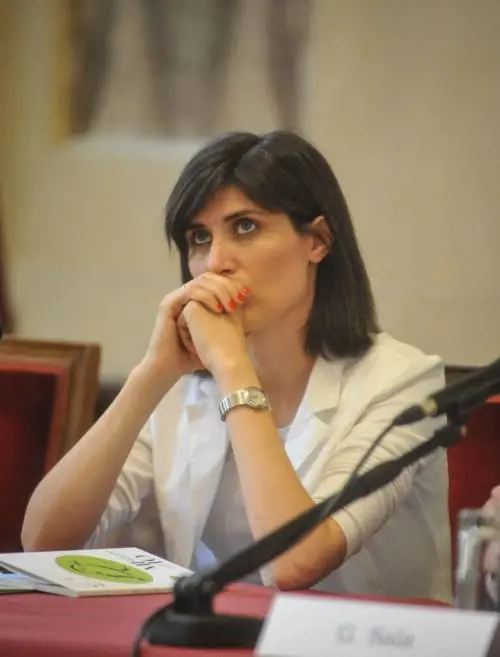 "Simboli Città di Torino al corteo con i No Tav". Ma Appendino frena M5s