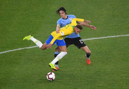 Brasile-Uruguay, nuove scintille in campo tra Neymar e Cavani