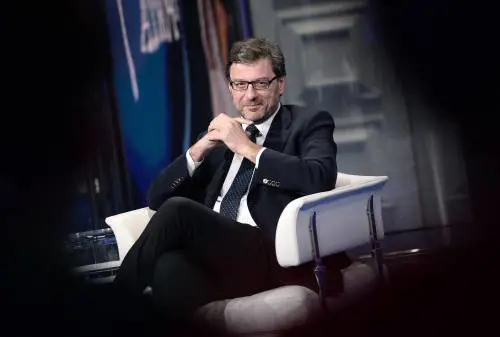 Minibot, Giorgetti apre: "Una possibile soluzione"