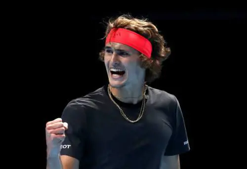 Atp Finals, Zverev supera Djokovic e conquista la Masters Cup