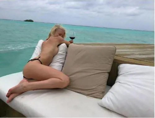 Daniela Christiansson esagerata alle Maldive: lo scatto hot di Lady Lopez