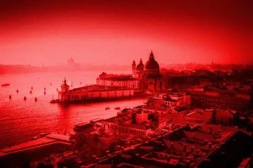 Asia Bibi non si muove. E Venezia si fa rossa per i martiri cristiani