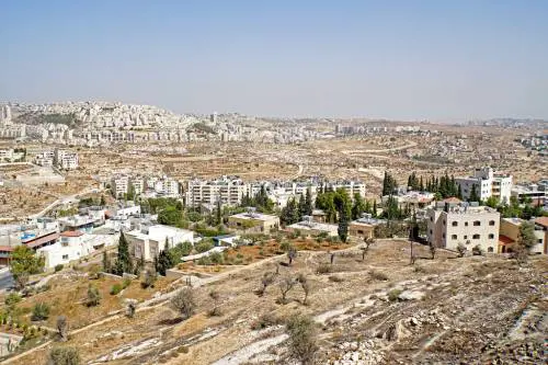 Uccidono a sassate una palestinese: in manette cinque adolescenti israeliani