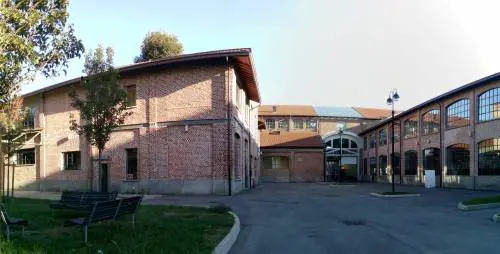 "Ci sono i centri sociali": va a vuoto il bando per un ostello alla Fabbrica del vapore