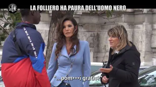 L'immigrato provoca la Folliero: "Sei uomo o donna? Tu hai il c..."
