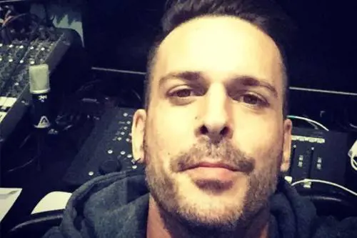 Enrico Silvestrin: lite social con la cantante Baby K