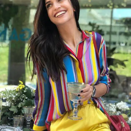 Zaira Nara strega tutti i suoi follower: le foto della bella sorella di Wanda