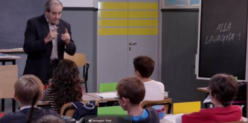 In difesa della lavagna. Quell'ipocrisia ingessata di politici e bimbi in classe