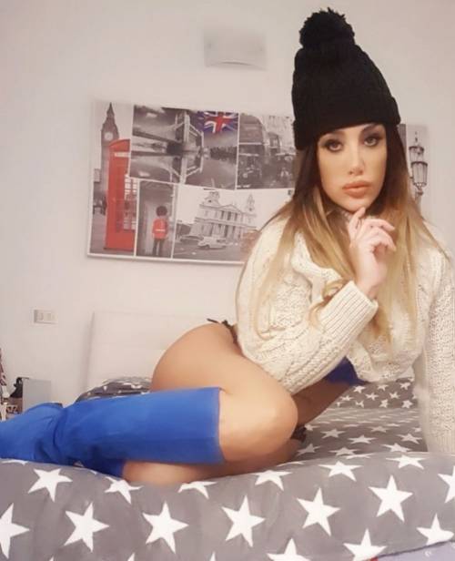 Marika Fruscio, lingerie sexy per l'Italia