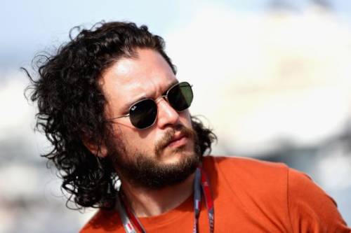 Kit Harington, in rete foto compromettenti dell’attore di “Game of Thrones” 