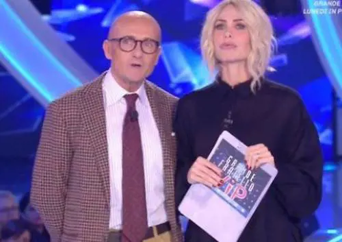 Gf Vip, la rivelazione di Signorini: "La sera della lite Totti era dietro le quinte"