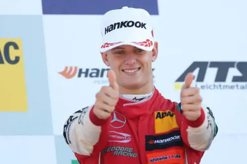 La Ferrari ha un'idea: Schumi jr fa il suo esordio nell'Academy