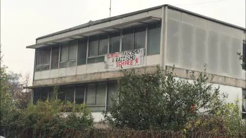 Rom e abusivi fanno una mega festa per i cinque anni di occupazione