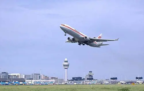 Uccide l’ex-compagna in Francia e viene beccato a Malpensa