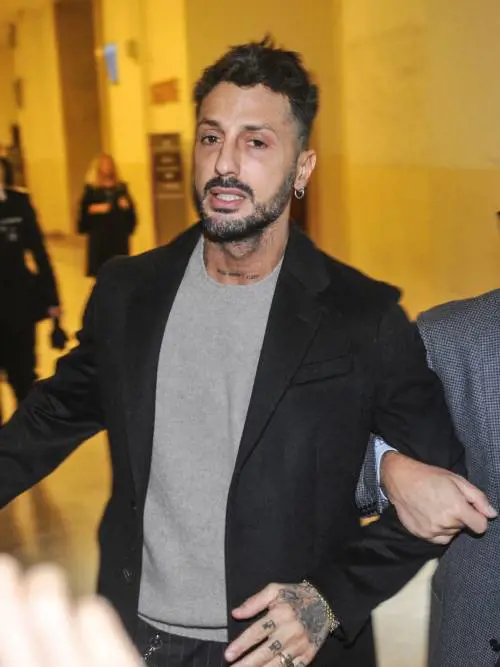 La pg chiede che Corona torni in carcere: "Ha violato le regole, troppe risse"