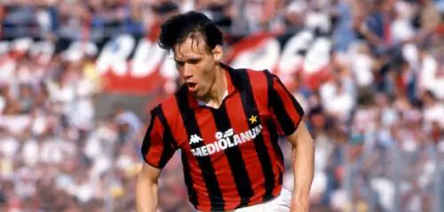 Bergomi ricorda il "cattivo" Van Basten: ''Prima di andare a colpire di testa...''