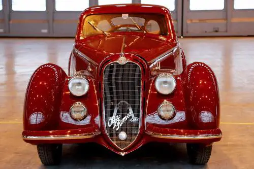  Alfa Romeo 8C Touring Berlinetta, fascino senza tempo