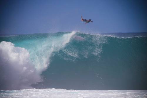 Triple Crown of Surfing, prima grande giornata di surf alle Hawaii