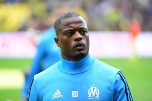 "Una banda di checche". Bufera su Evra per gli insulti al Psg