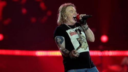 Guns N’ Roses, concerto interrotto: “Axl seriamente malato”