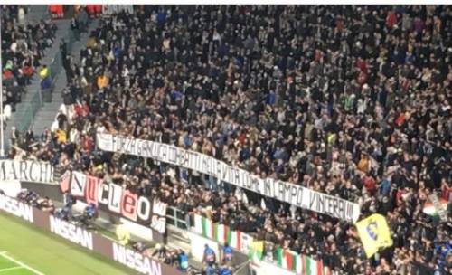 La curva della Juventus a Vialli: "Combatti come in campo e vincerai"