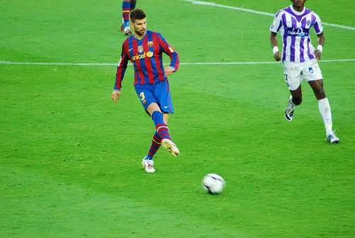 Piqué guida senza patente: maxi multa di 48mila euro
