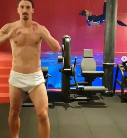 Ibrahimovic, allenamento hot su Instagram: le sue tifose in delirio