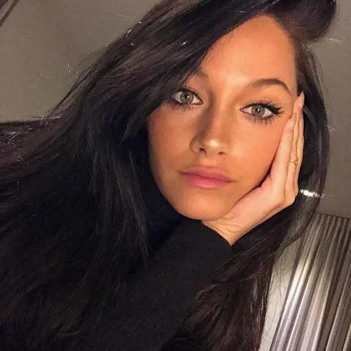 Oriana Sabatini sexy su Instagram: le foto della bella fidanzata di Dybala