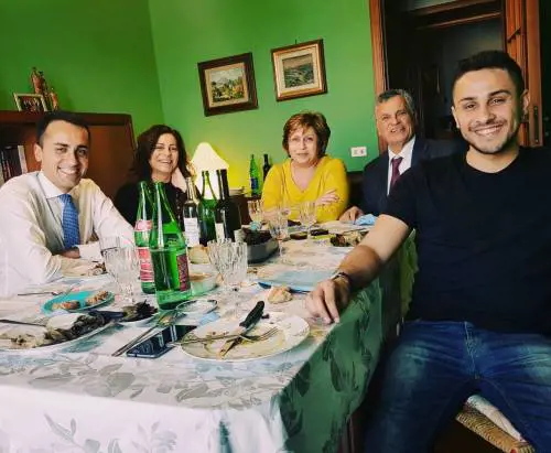 Di Maio, ispettori e condono Doppio conflitto di interessi