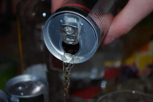 Beve energy drink e ha un’erezione di 6 ore: prodotto ritirato dal mercato