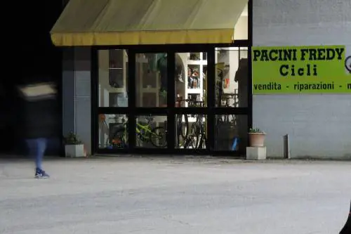 Il ladro freddato nel magazzino
