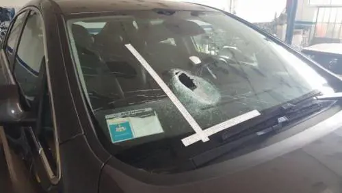 Bologna, si stacca l'asfalto in autostrada: sasso centra auto, donna ferita