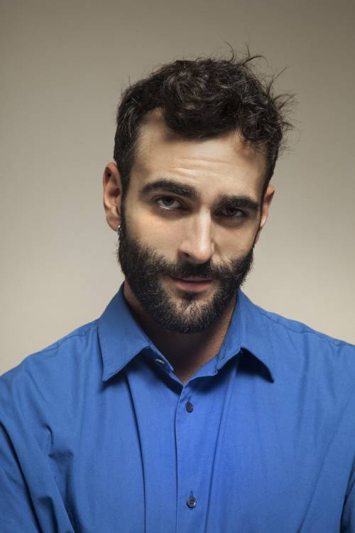 Mengoni vola alto: "Il mio disco rivoluzione nato sull'oceano"